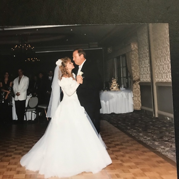 Designer wedding gown and Veil. - Picture 3 of 8